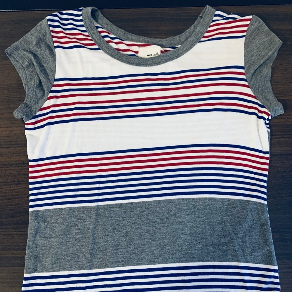 Woman’s scoop neck shirt